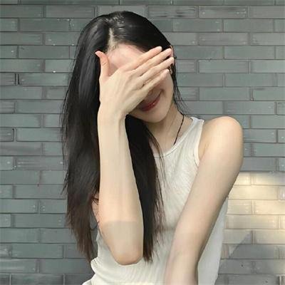 迎风而立的狮子